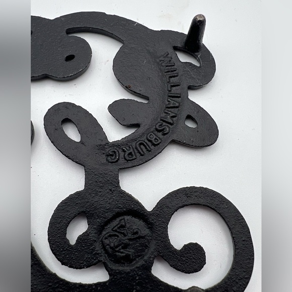 Virginia Metal Crafters Cast Iron King George footed trivet #CW10-9 - Picture 3 of 5